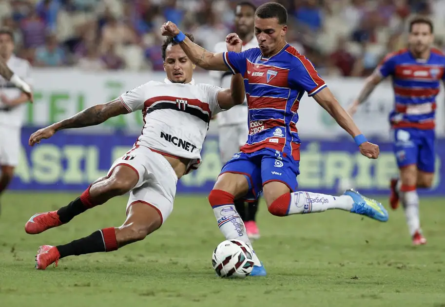 Com Fortaleza em 3º, luta pelo acesso após a 21ª rodada acirra: São 10 clubes separados por 8 pontos - Vladimir Marques - Diário do Nordeste