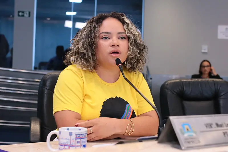 Imagem da notícia Vereadora Mari Lacerda pede licença de 120 dias da Câmara Municipal de Fortaleza