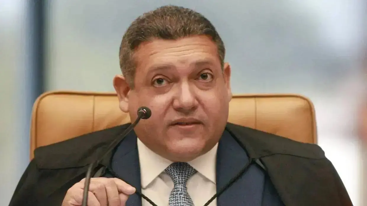 Imagem da notícia Ministro Nunes Marques, do TSE, determina filiação de Flávio Bolsonaro ao PL