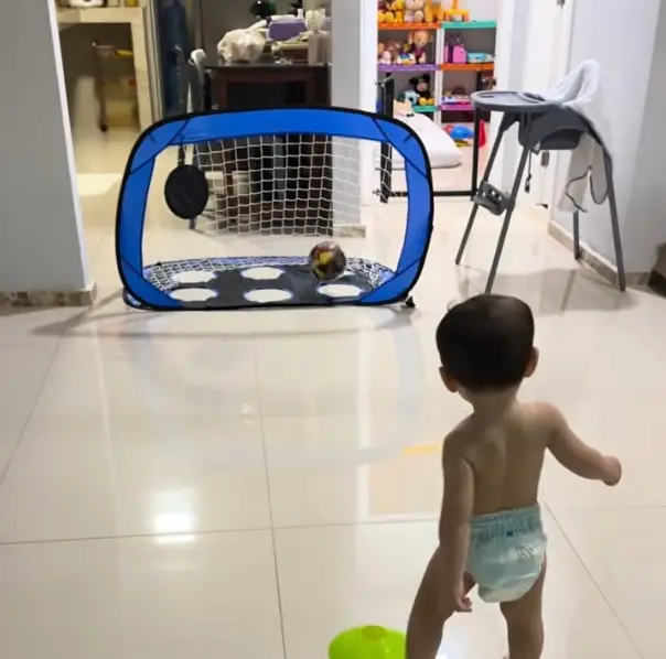 Imagem da notícia Mini craque cearense vira sensação nas redes socias por cobranças de falta