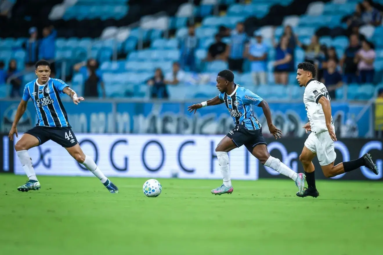 Imagem da notícia Jogos de hoje na TV: veja onde assistir e horário das partidas deste domingo (16)