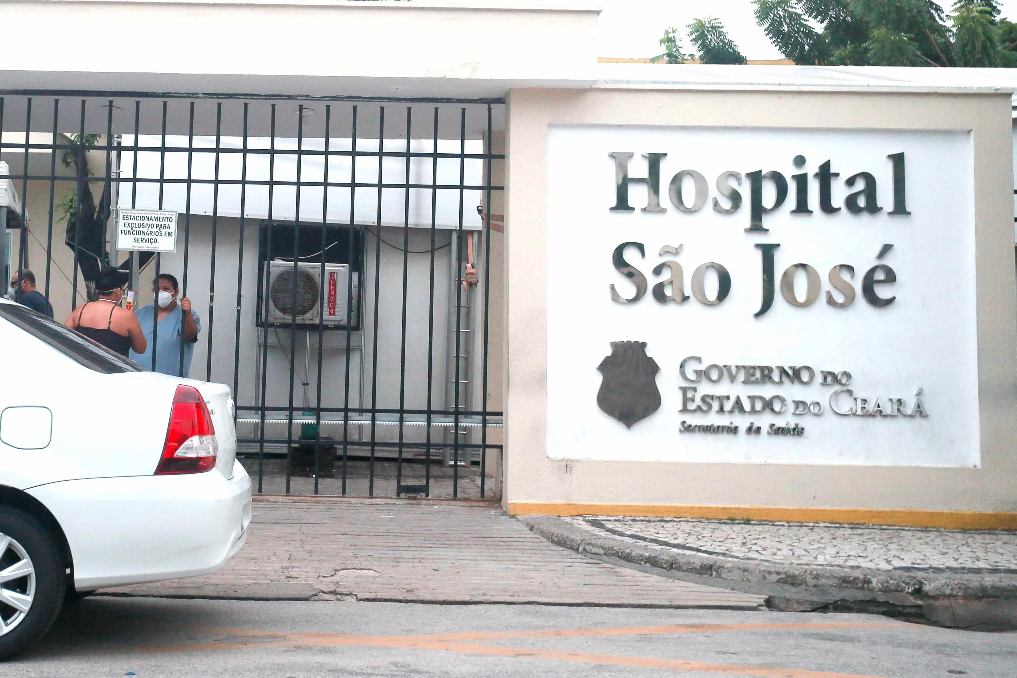 O Hospital São José de Doenças Infecciosas (HSJ), localizado em Fortaleza (CE) é uma unidade pública de referência estadual e nacional especializada no diagnóstico, tratamento, ensino e pesquisa de doenças infecciosas e transmissíveis.
