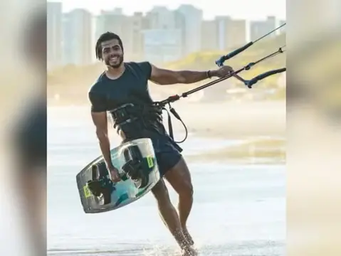 Imagem da notícia: Bombeiros buscam kitesurfista desaparecido em praia de São Luís (MA)