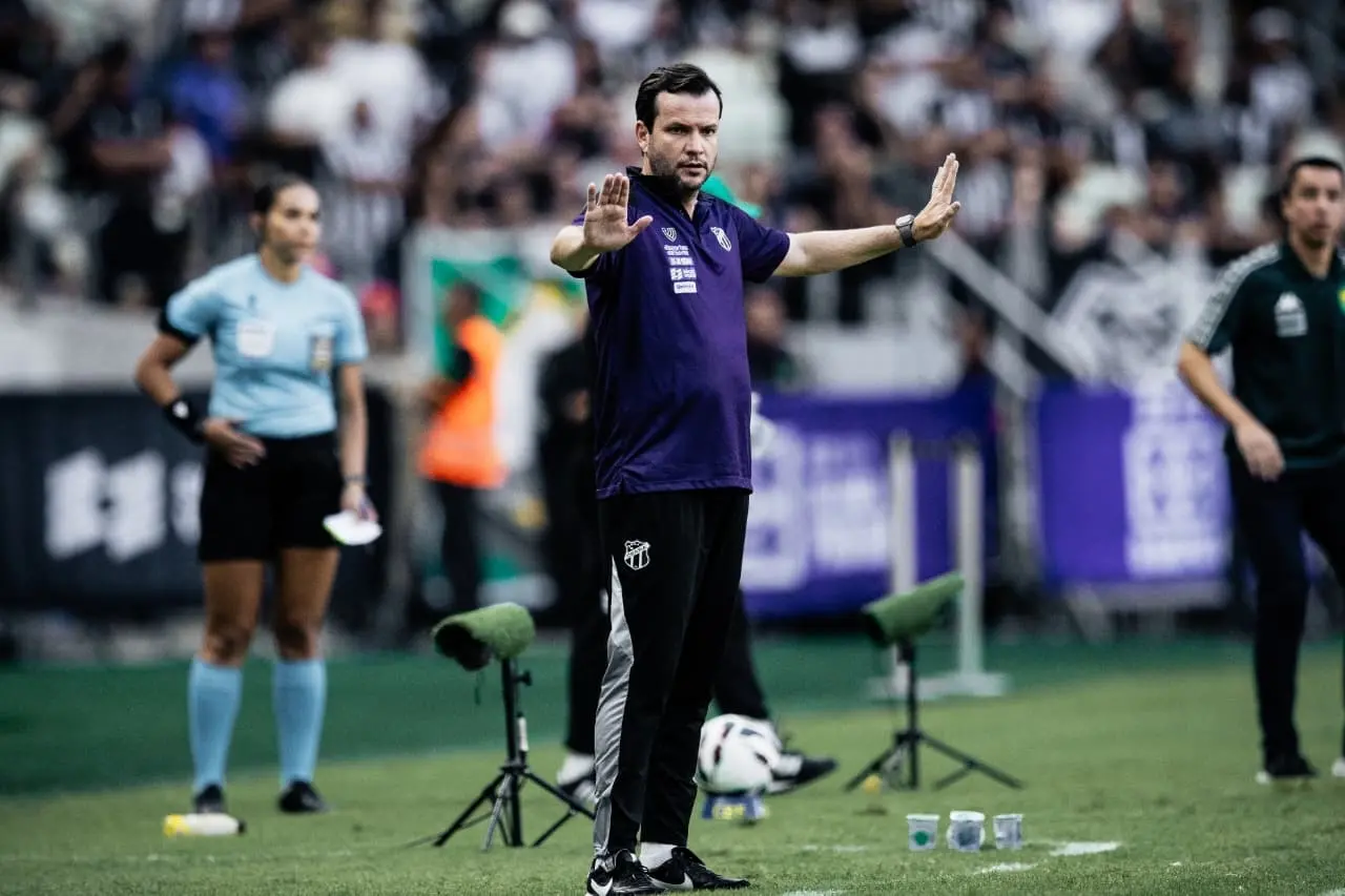 Imagem da notícia Daniel Paulista lamenta momento do Ceará na Série B: 'Nossa realidade é sair dessa zona incômoda'