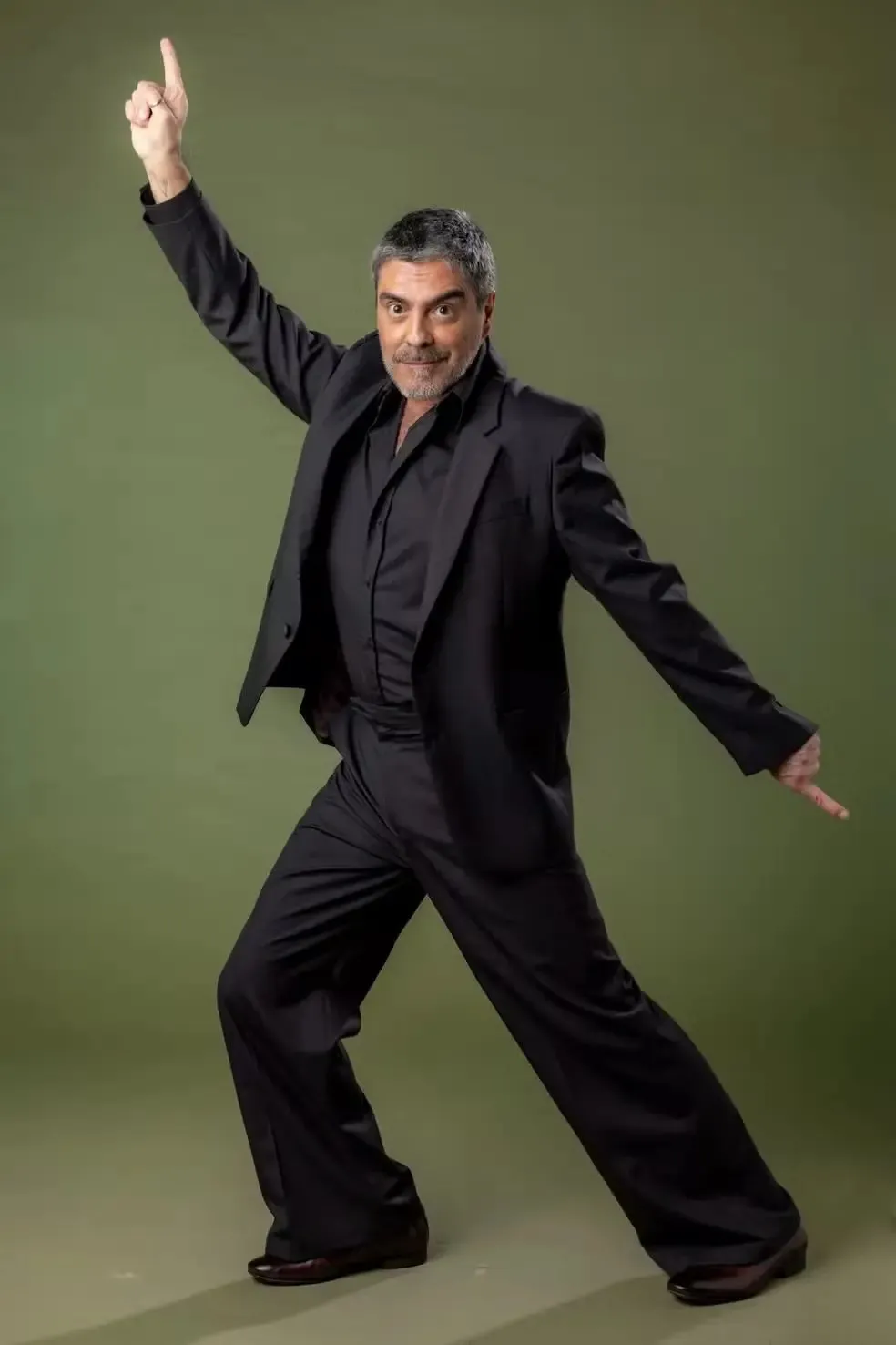 Ator e cantor Junno Andrade.