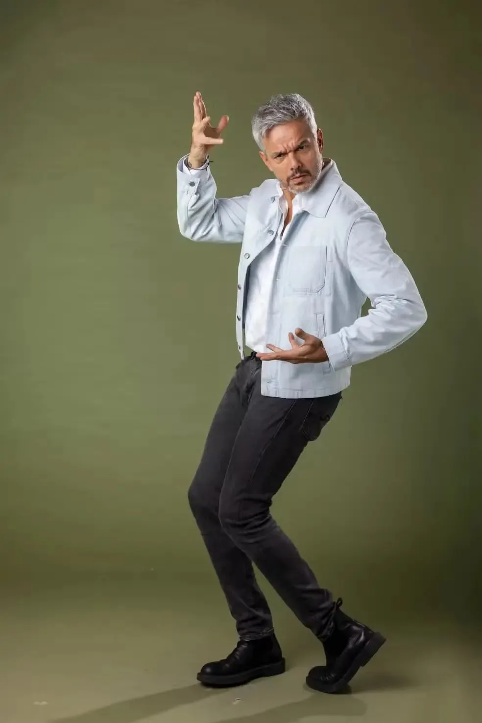 Apresentador e ator Otaviano Costa.