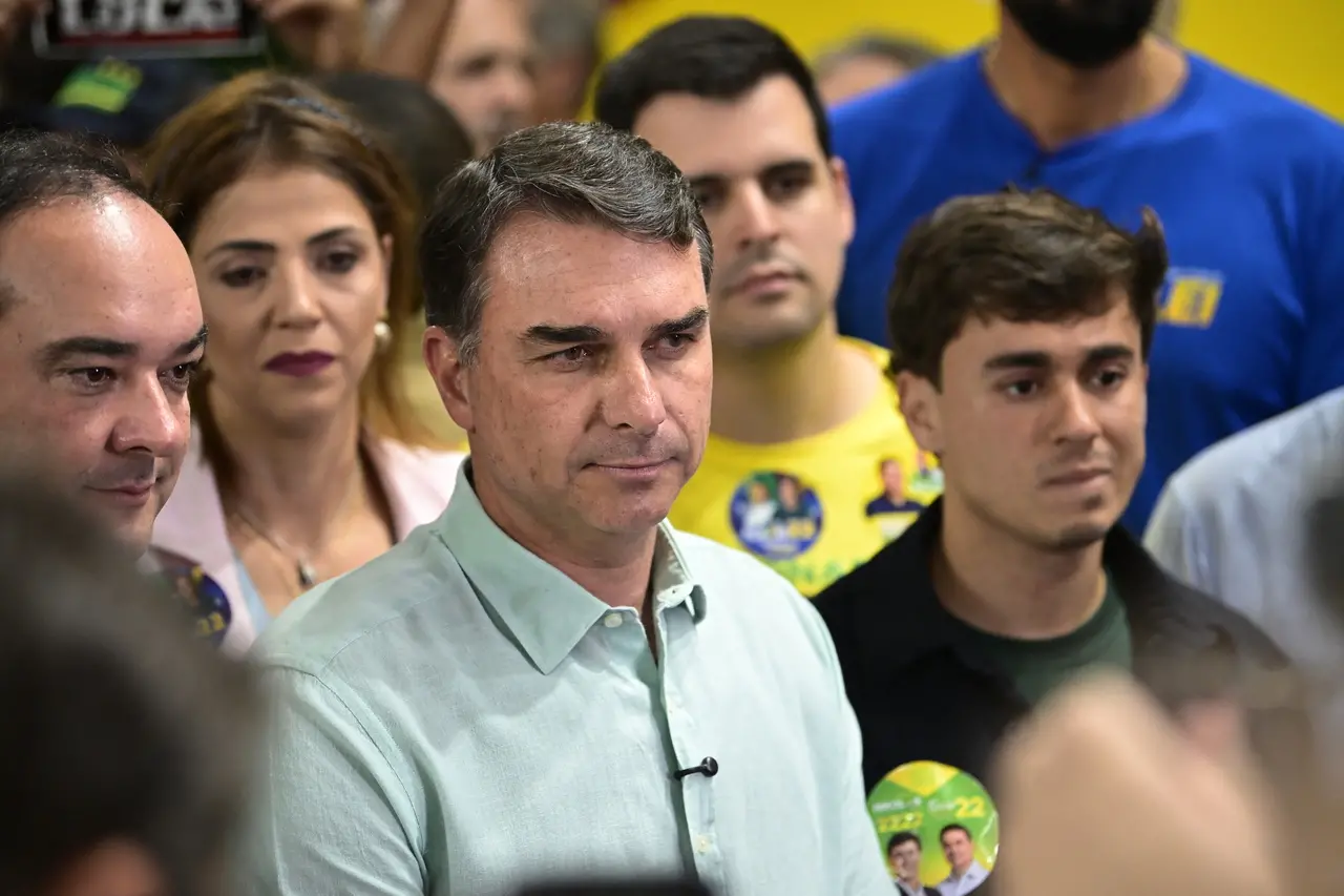Imagem da notícia Sempre quis construir ponte, só quero paz para governar, diz Flávio Bolsonaro sobre STF