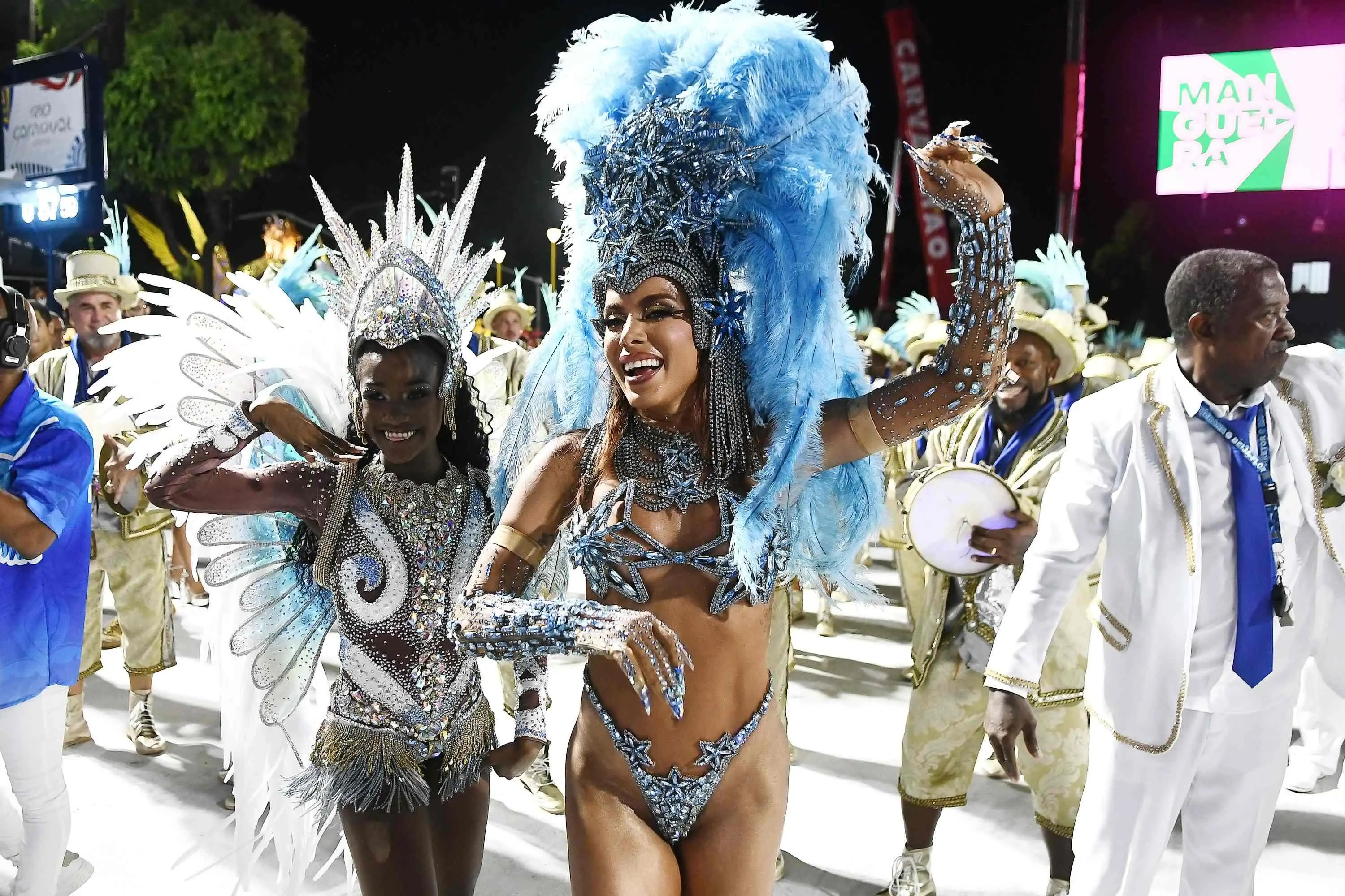 Imagem da notícia Anitta será coroada rainha de bateria da Grande Rio, diz site 