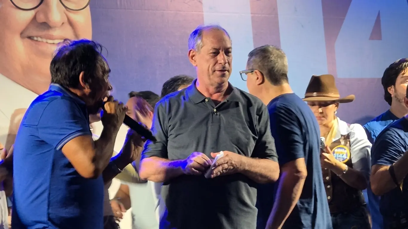 Imagem da notícia Ciro diz que nunca votou em Bolsonaro: 'Querem distrair a população' no Ceará