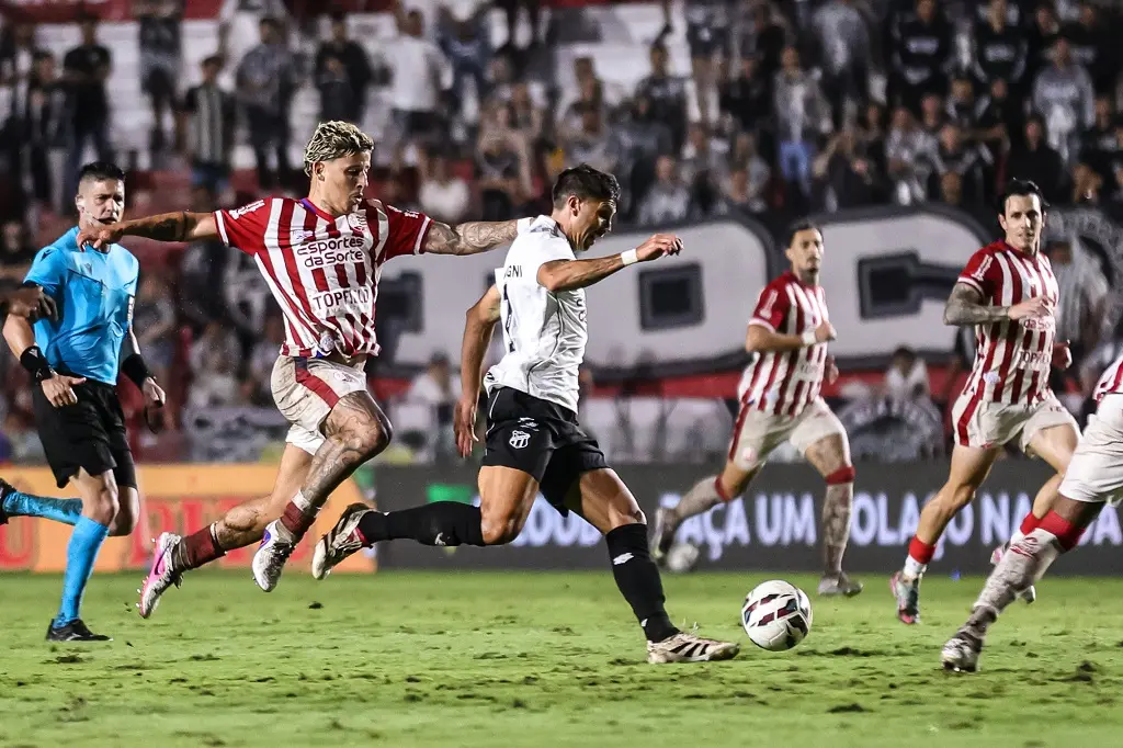 Imagem da notícia Derrota para Náutico complica mais ainda a vida do Ceará na Série B