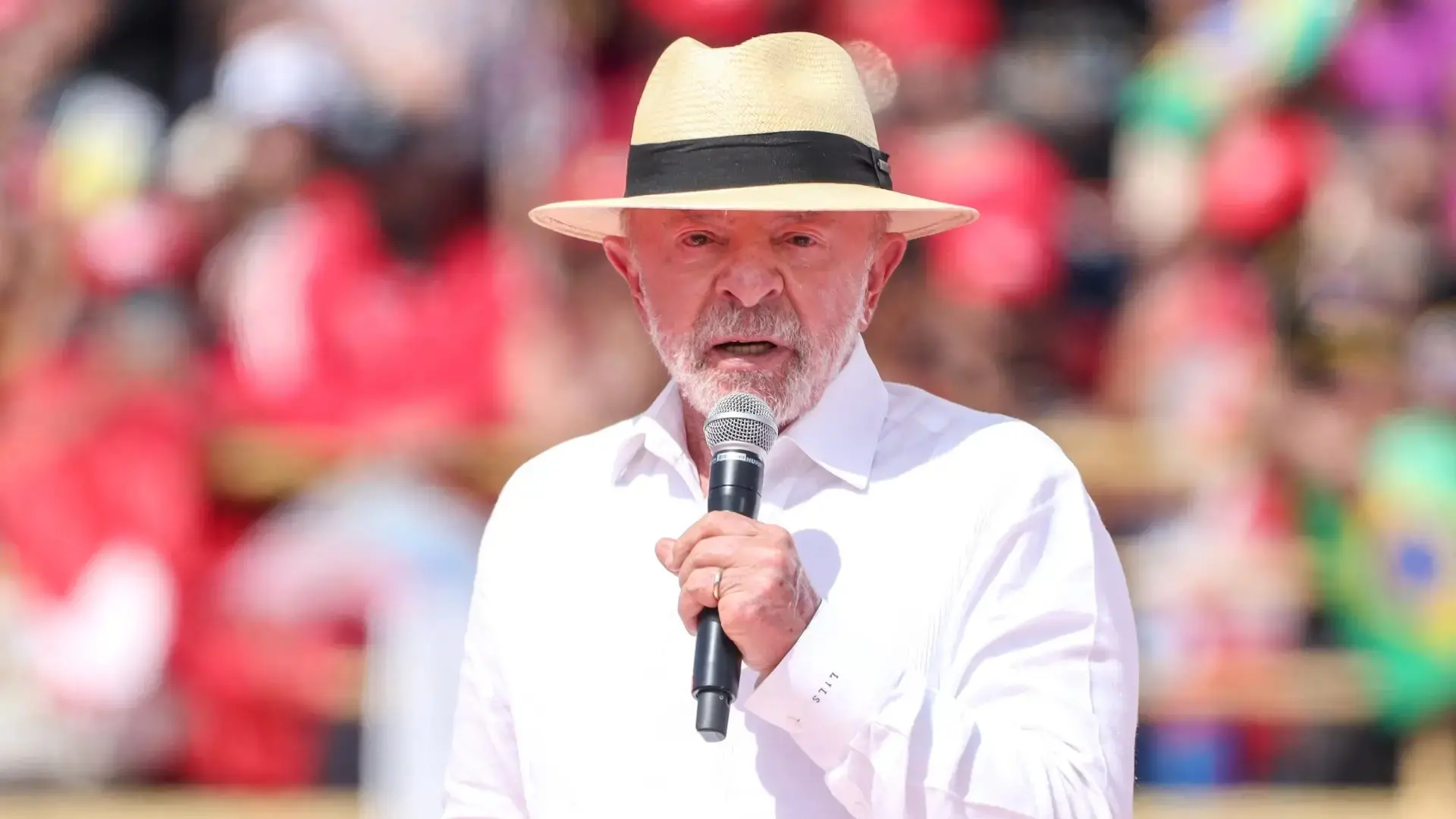 Imagem da notícia Lula diz que soberania não pode ficar no 'discurso'