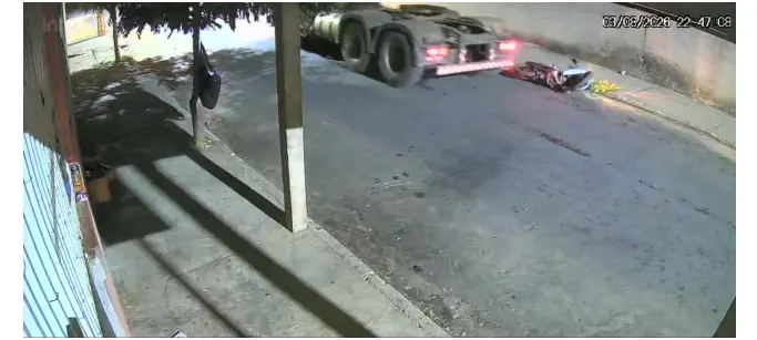 Imagem da notícia Polícia indicia homem por jogar caminhão contra moto e matar ex-namorada no Ceará