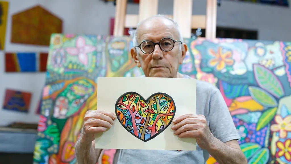 O artista cearense Hélio Rôla assina a campanha deste ano.