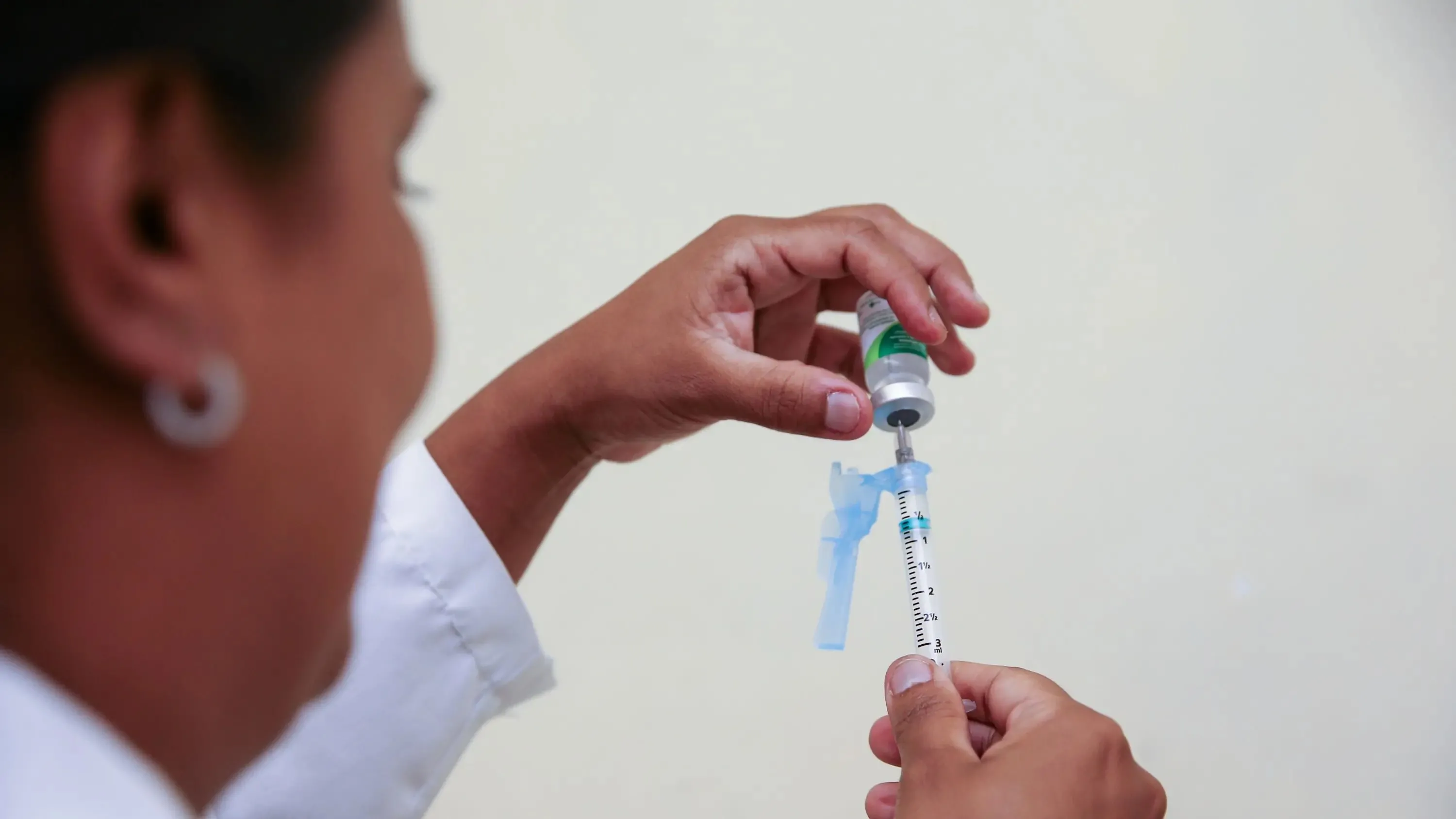 Primeira dose da vacinação imunizou apenas 33% das crianças.