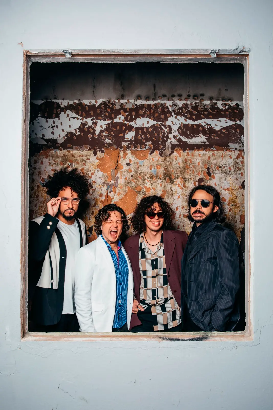 Álbum marca nova fase da formação atual da banda.
