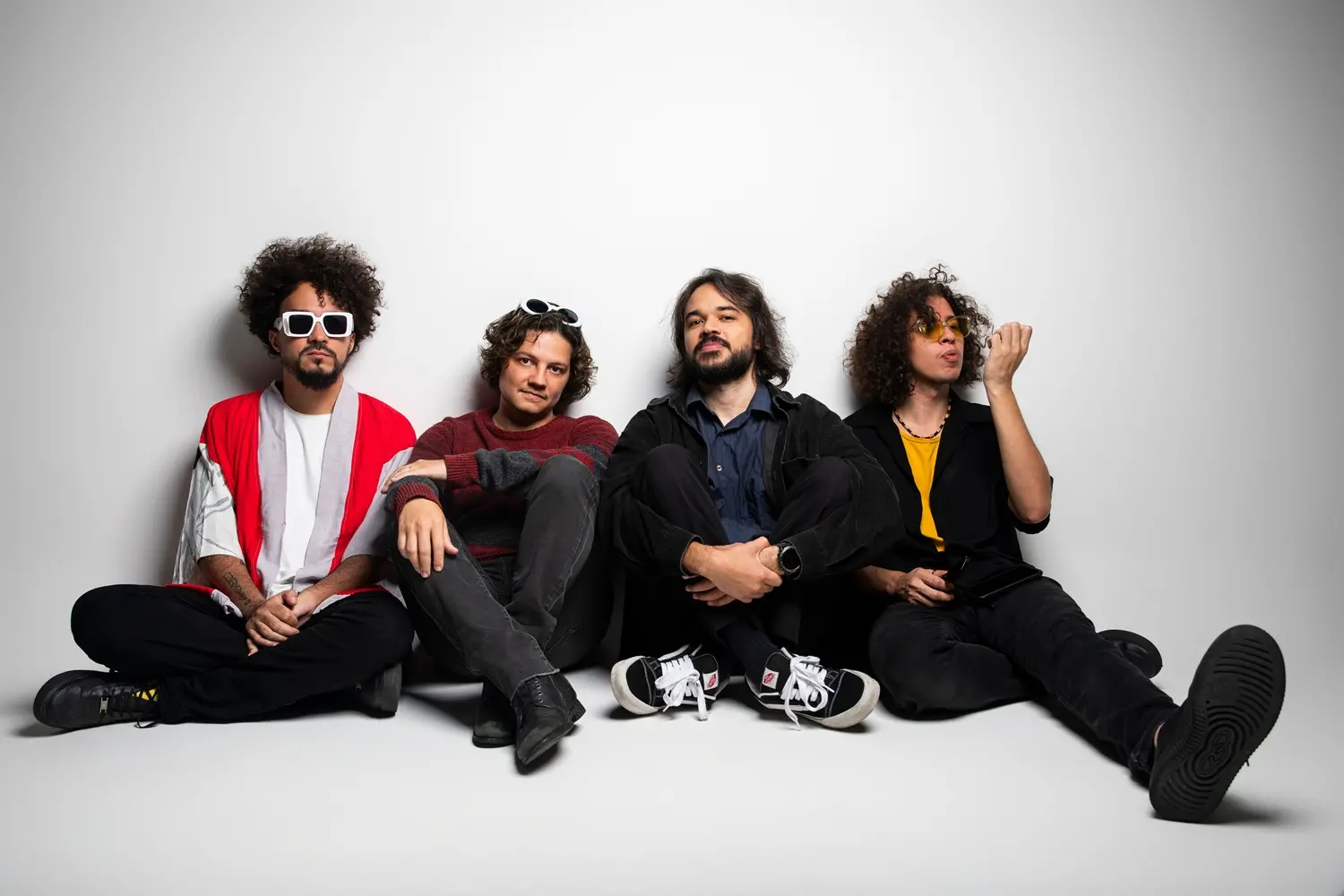 Banda cearense já está em turnê pelo Brasil com o novo álbum.