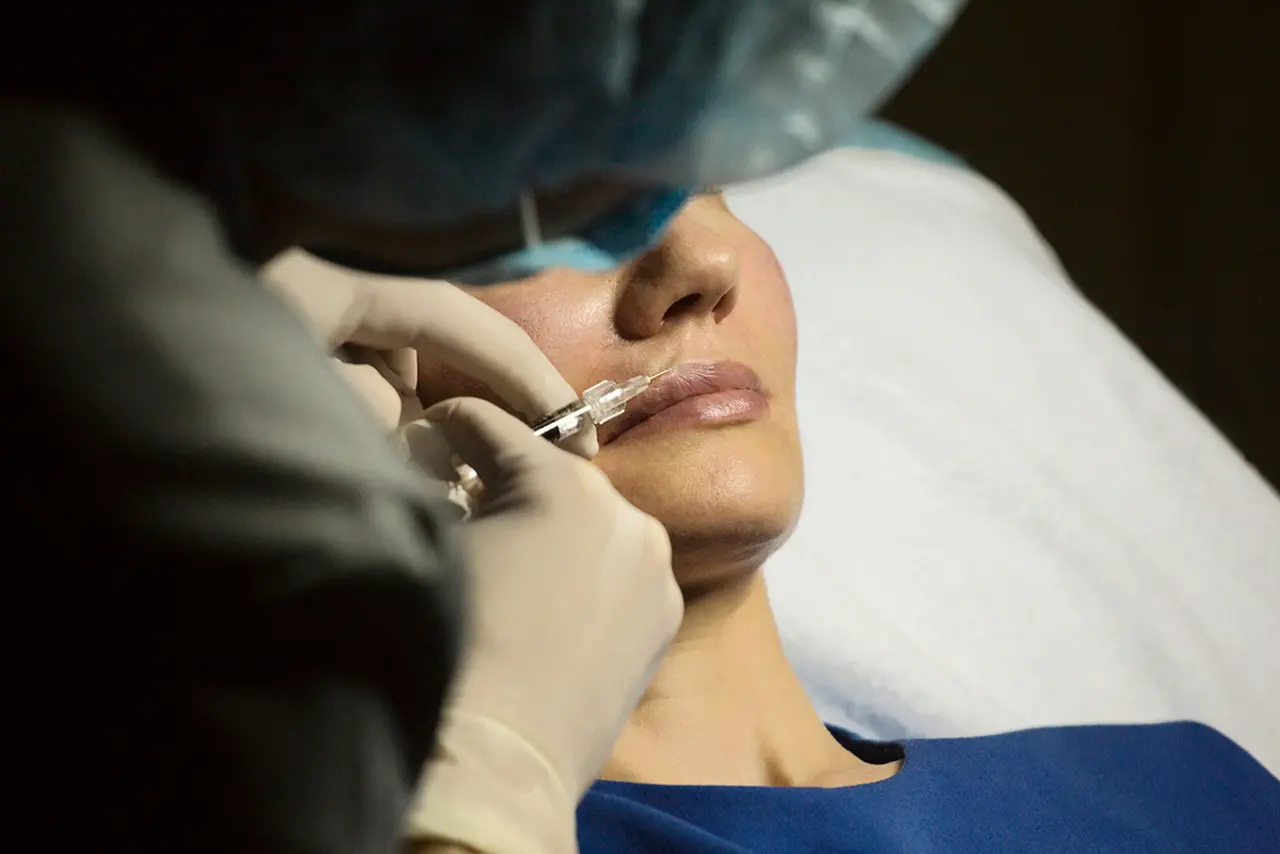 Imagem da notícia Justiça derruba resolução que autorizava dentistas a realizarem harmonização facial no Brasil
