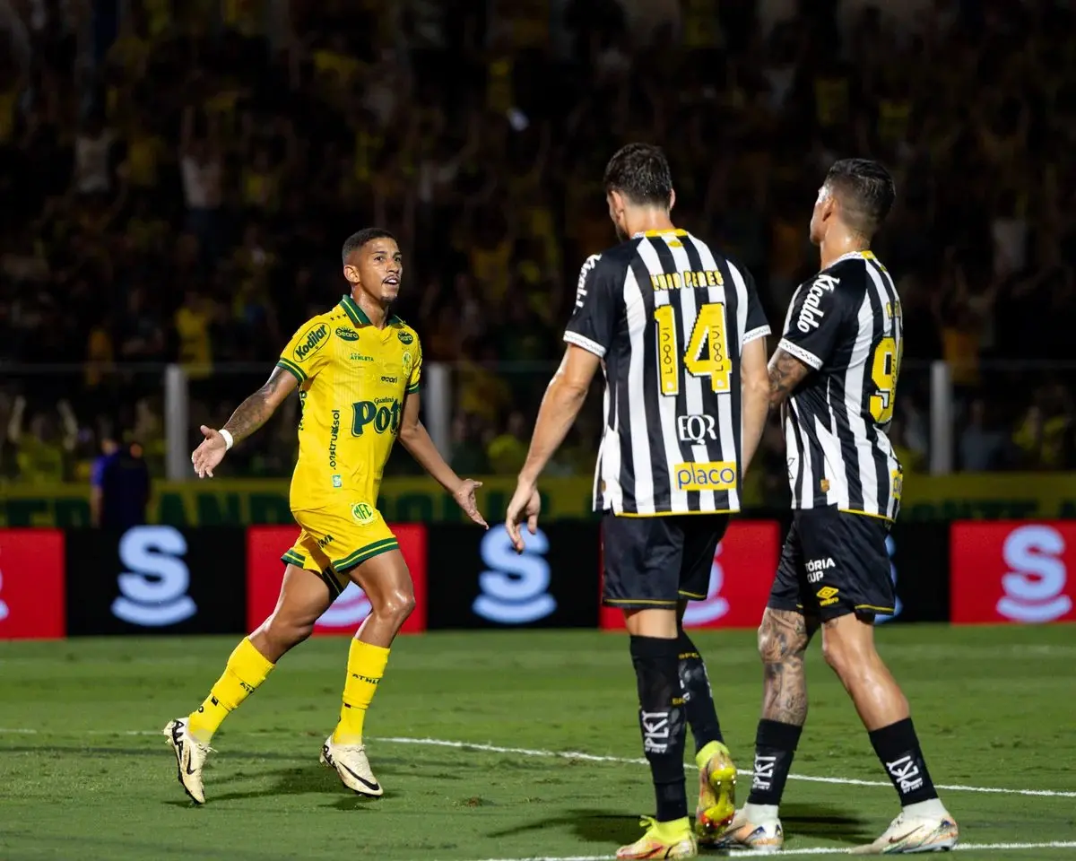Imagem da notícia Jogos de hoje na TV: veja onde assistir e horário das partidas deste domingo (23)