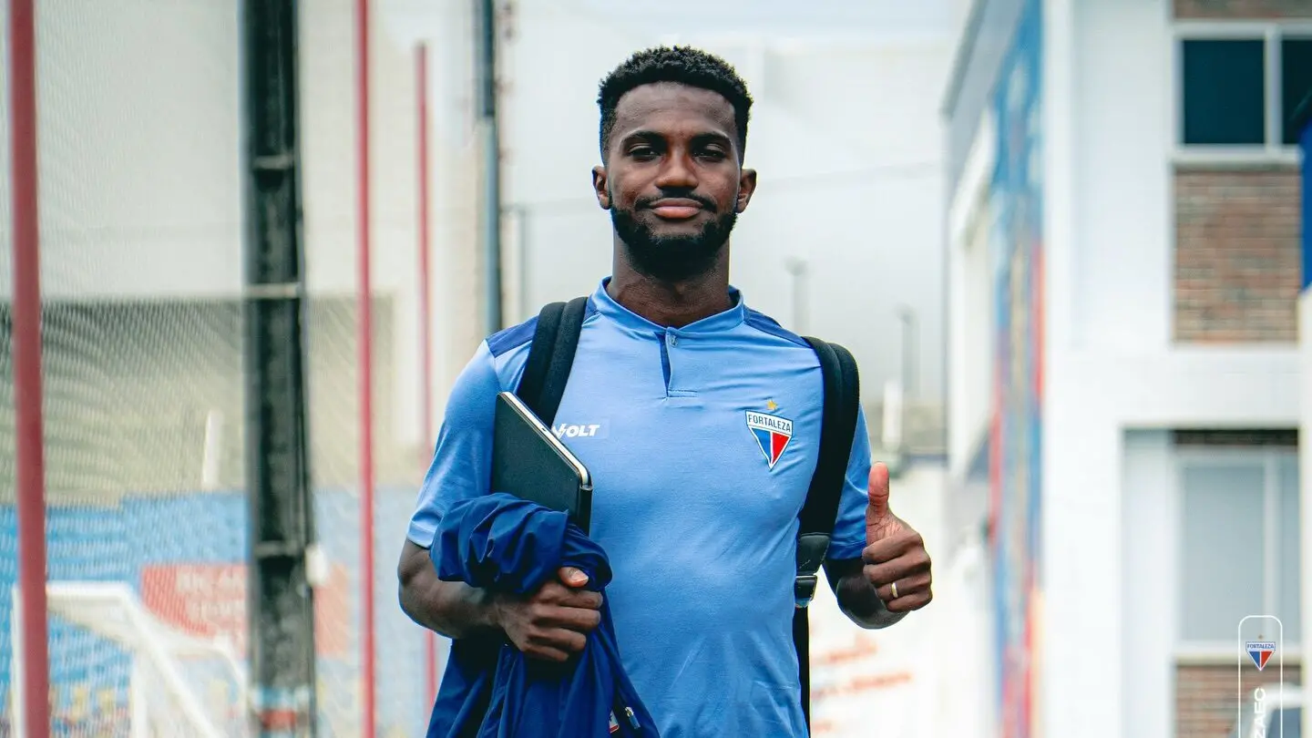 Imagem da notícia Com desfalque na defesa, Fortaleza embarca para jogo com Criciúma; veja lista