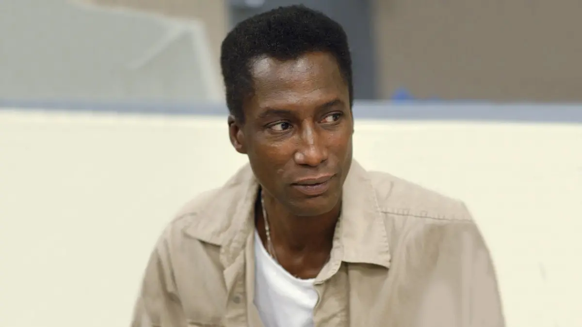 Imagem da notícia Morre Michael Wright, ator da série 'Oz', aos 70 anos