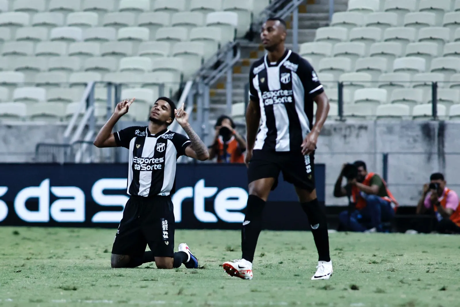 Dupla de zaga foi fundamental para a virada alvinegra sobre o Londrina.