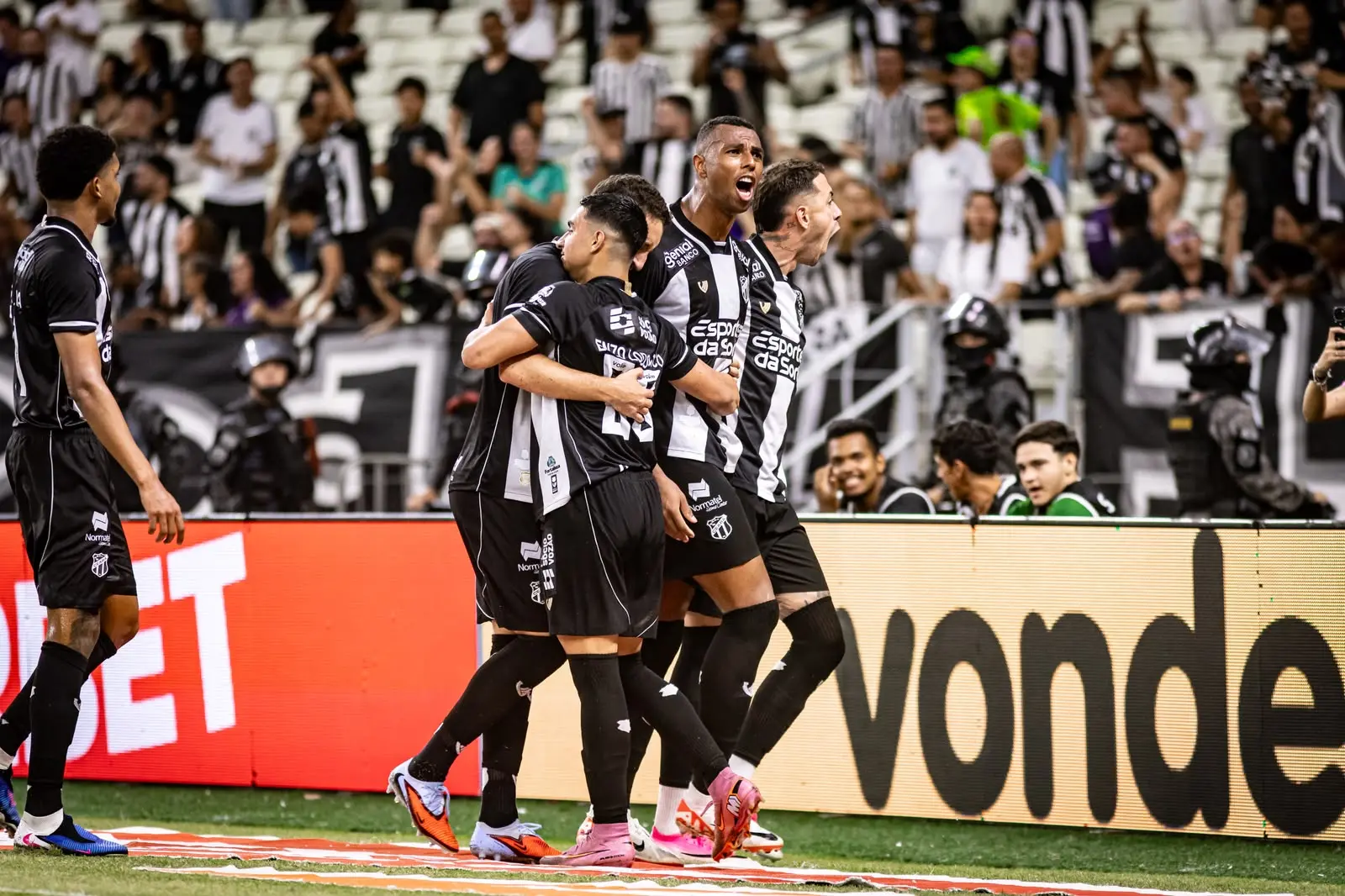 Imagem da notícia Só 'pedreira': Nas próximas 6 rodadas, Ceará enfrentará adversários que lutam pelo acesso