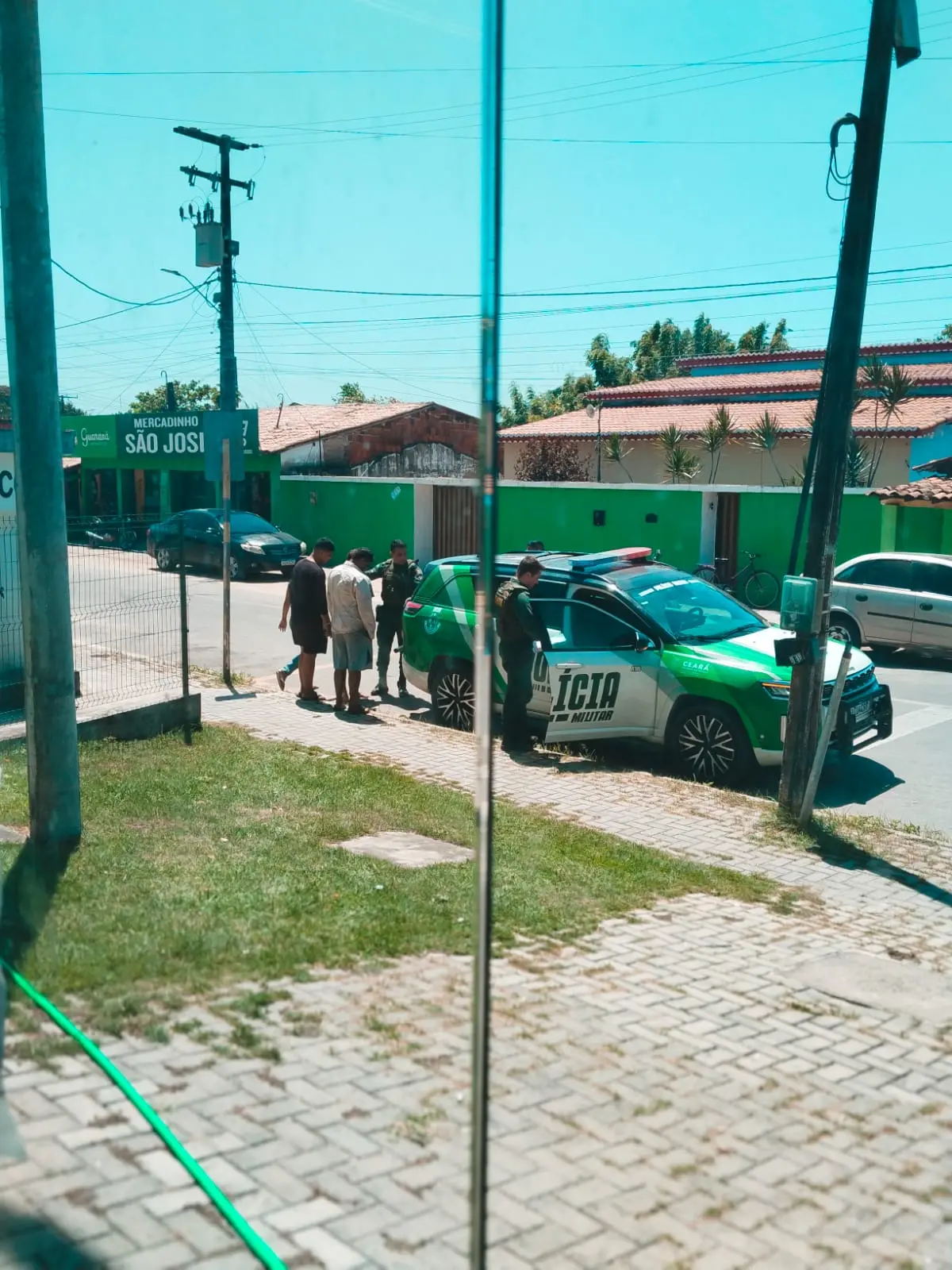 Imagem da notícia Trio é preso em flagrante tentando furtar banco regulador de tensão da Enel