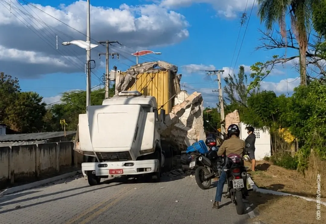 Imagem da notícia Arco histórico de acesso ao açude Cedro é destruído por caminhão em Quixadá