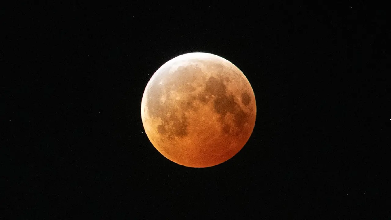 Imagem da notícia Eclipse lunar desta sexta-feira (28) será visível de todo o Nordeste; veja como observar