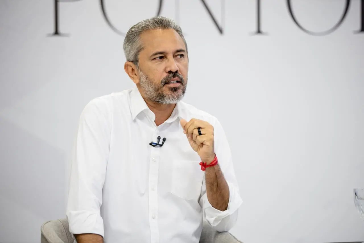 Imagem da notícia Propaganda de Elmano no rádio traz balanço da gestão, aposta em Lula e faz menção a 'Cironaro'