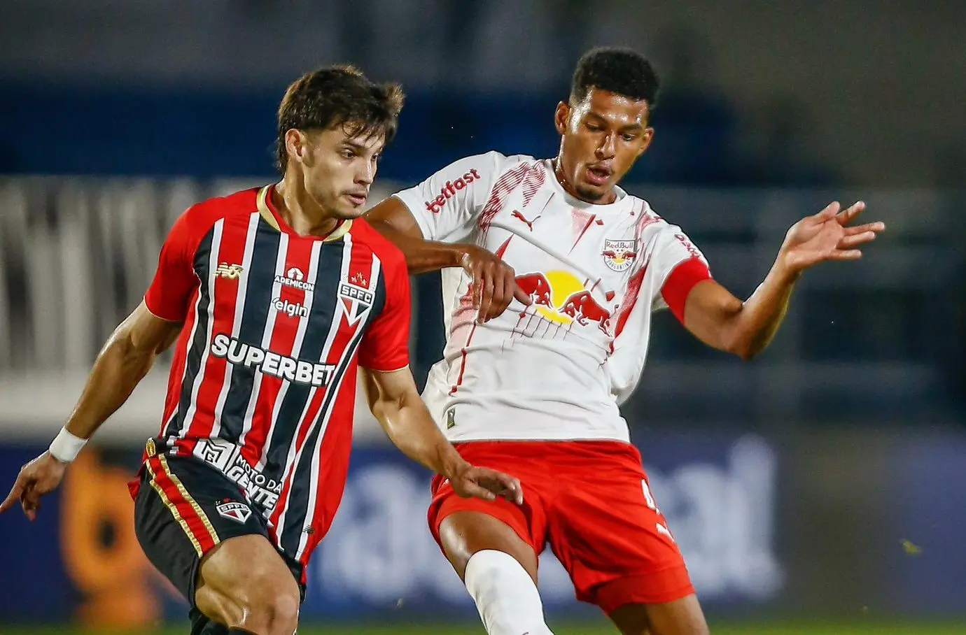 Imagem da notícia Jogos de hoje na TV: veja onde assistir e horário das partidas deste sábado (29)