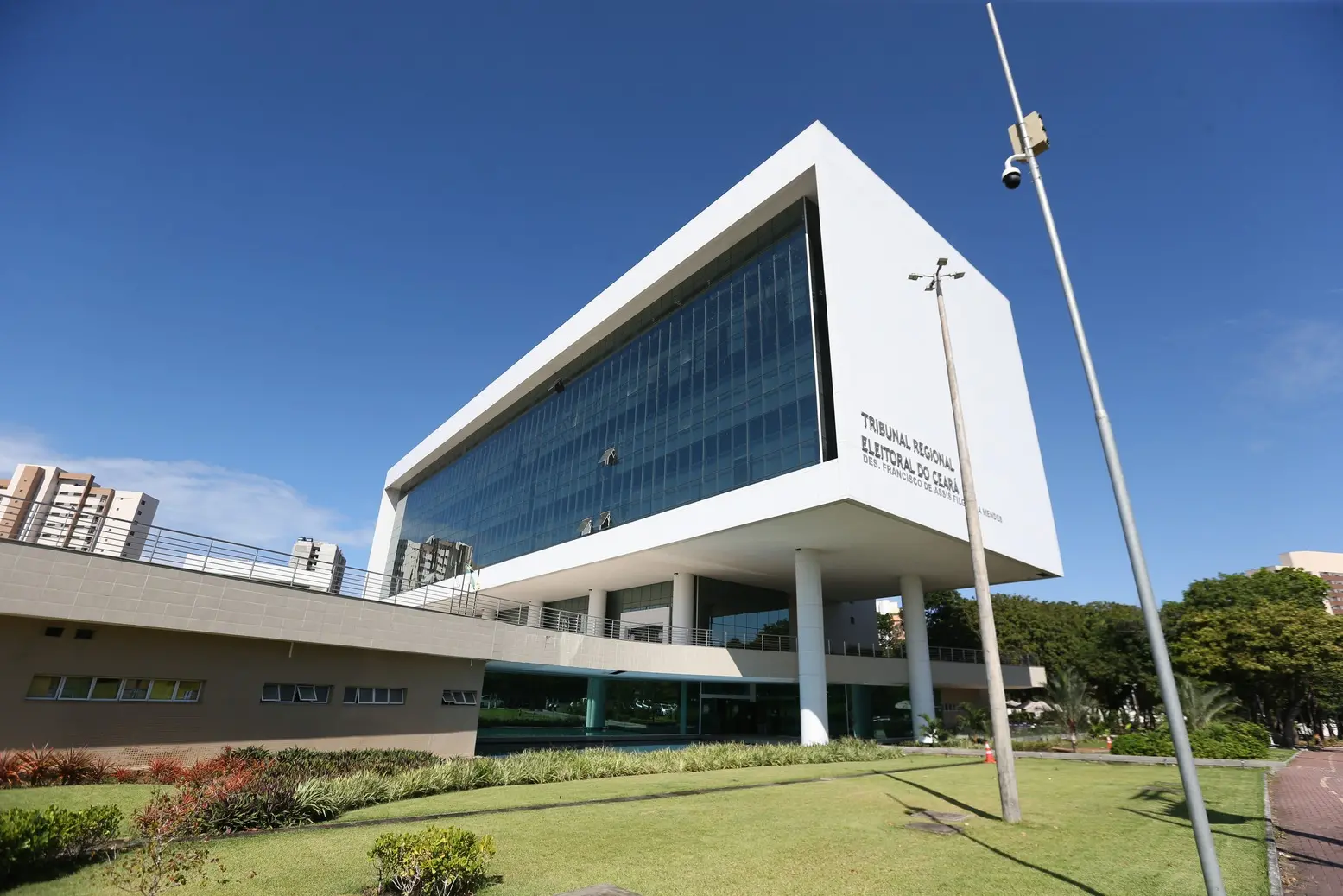 Foto da sede do TRE-CE.