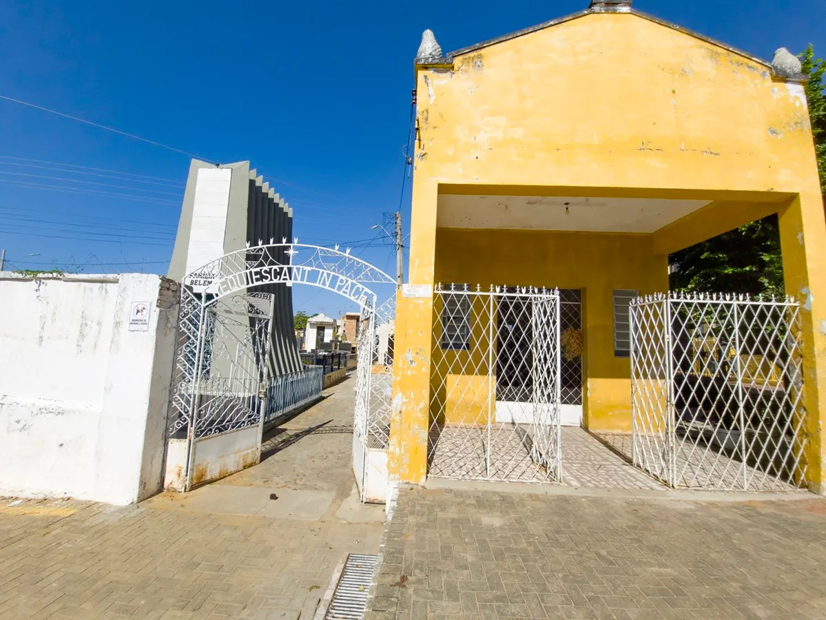 Fachada do Cemitério do Socorro, em Juazeiro do Norte.