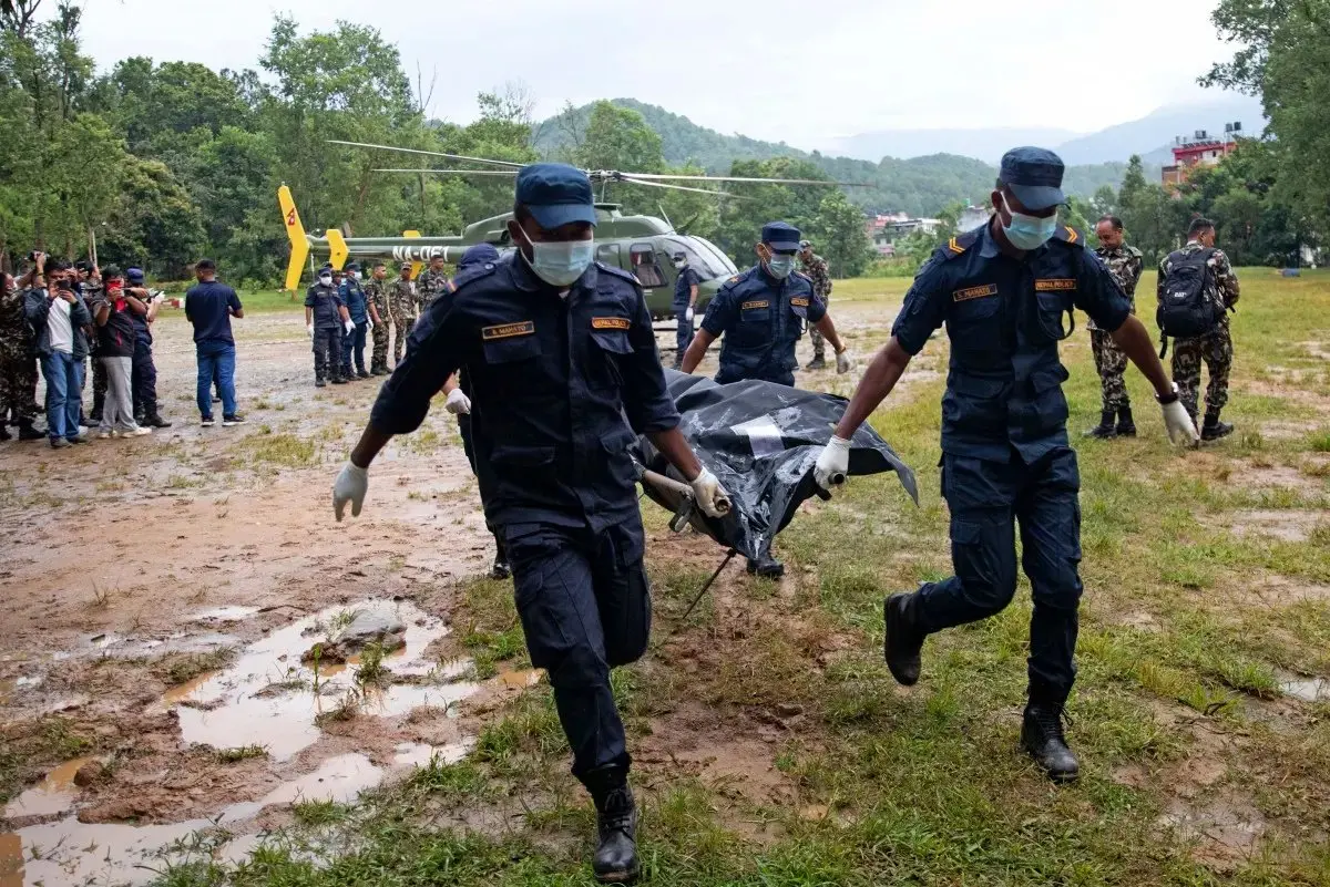 Imagem da notícia Corpos de vítimas das inundações no Nepal foram arrastados até a Índia