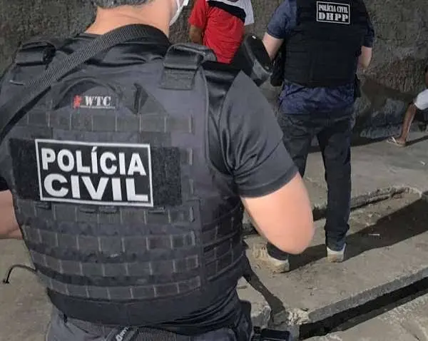 Imagem da notícia Casal é assassinado a tiros enquanto trabalhava vendendo lanches em Fortaleza