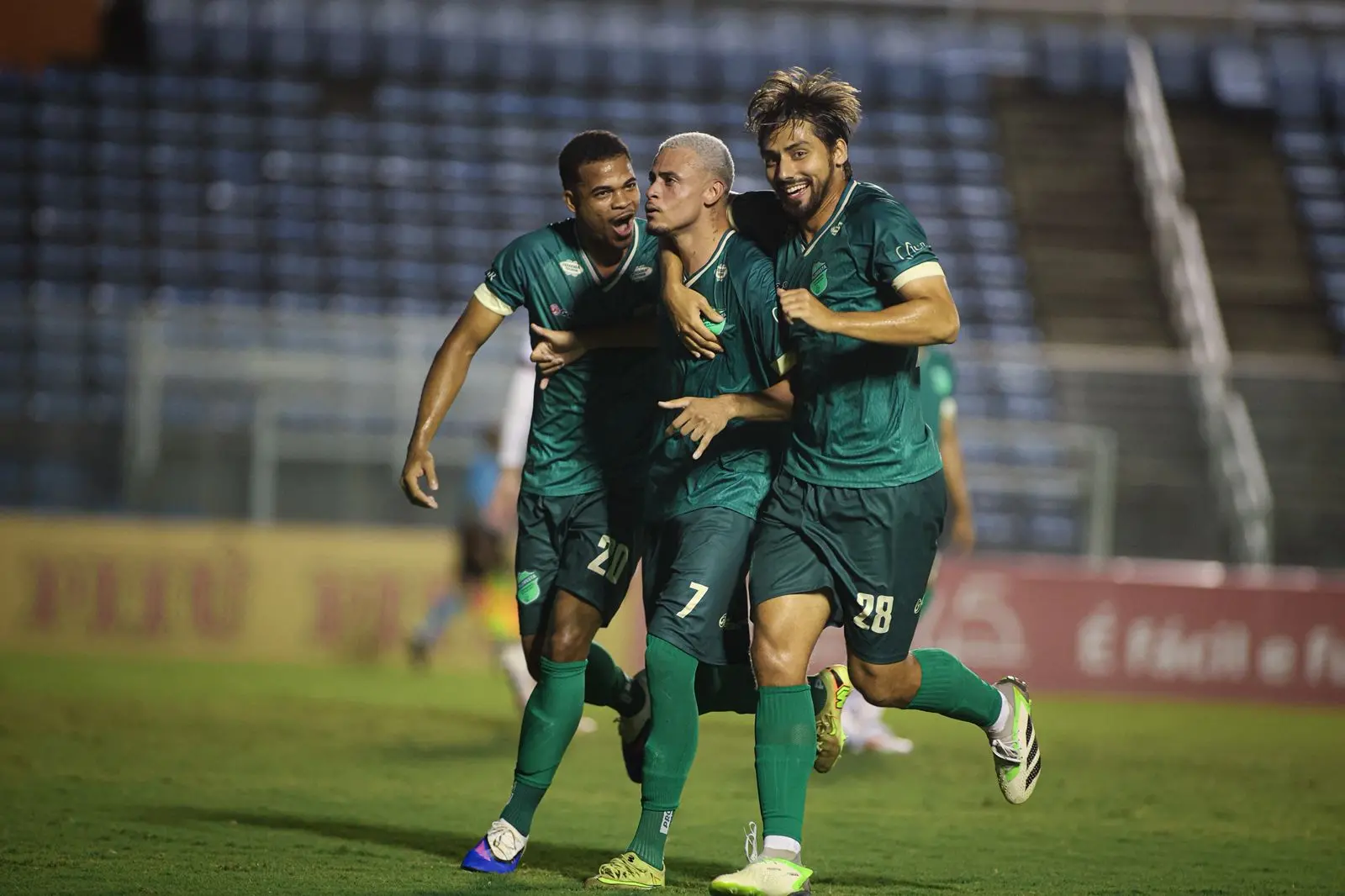 Imagem da notícia Floresta vence Ituano e avança para próxima fase da Série C