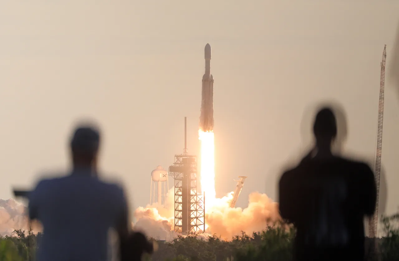 Telescópio espacial Roman foi lançado em órbita por um foguete Falcon Heavy da SpaceX, a partir do Centro Espacial Kennedy, na Flórida.