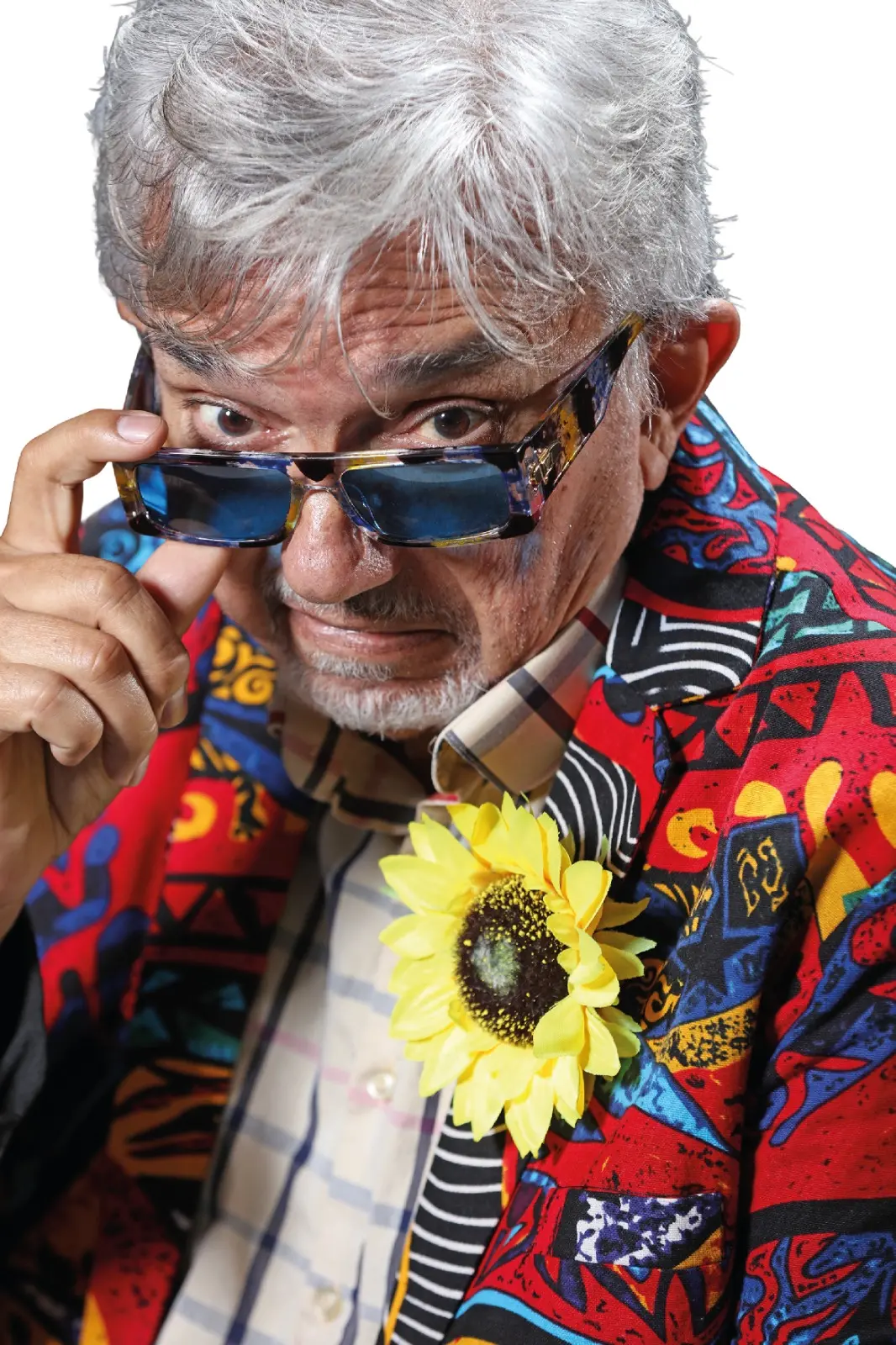 Artista cearense apresenta novo show no Cineteatro São Luiz.