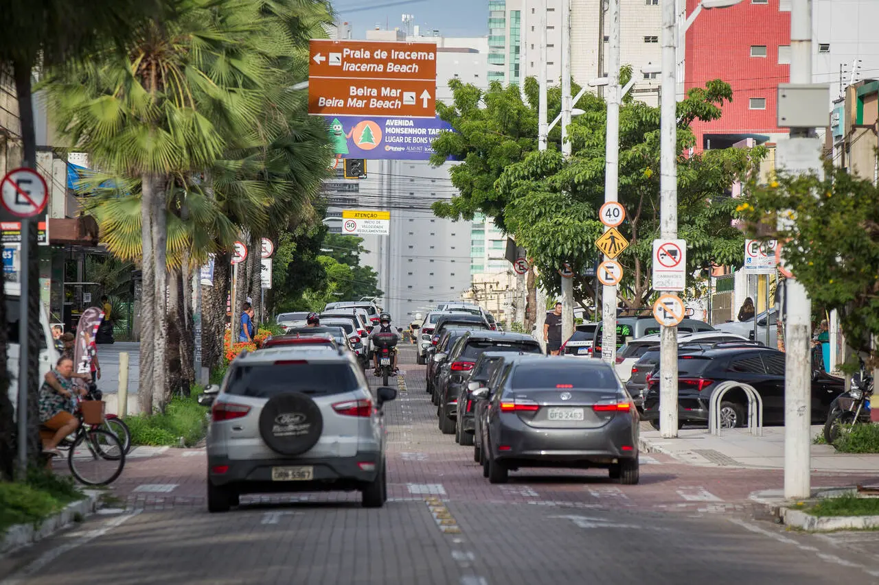Imagem da notícia Com quase metade das lojas fechadas, Av. Monsenhor Tabosa tem novo projeto para modernizar negócios 