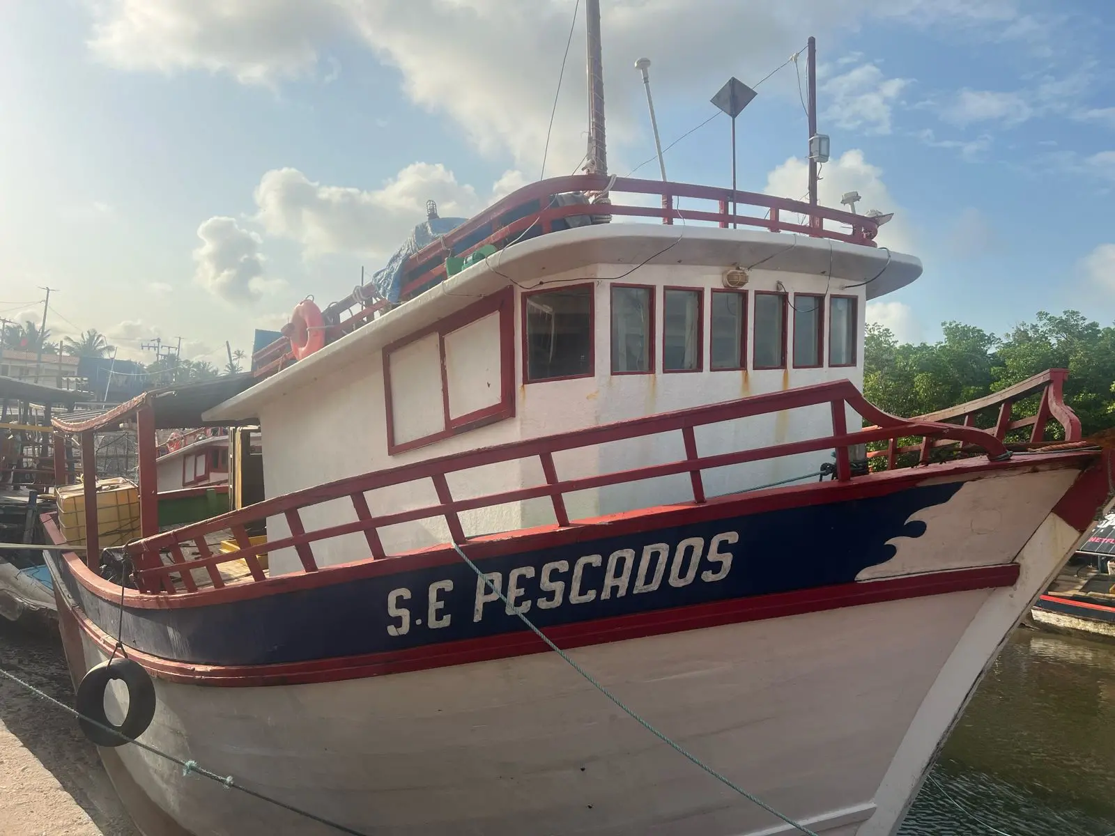 Imagem da notícia Barco com seis pescadores de Itarema desaparece no litoral do Ceará