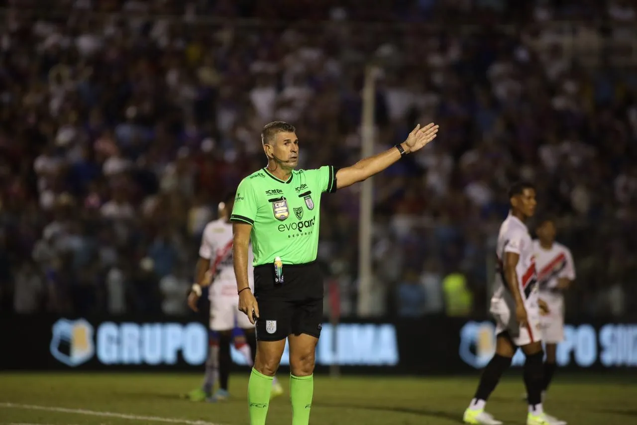 Árbitro Marcelo de Lima Henrique vai se aposentar após apitar Fortaleza x Ceará, pela Série B.