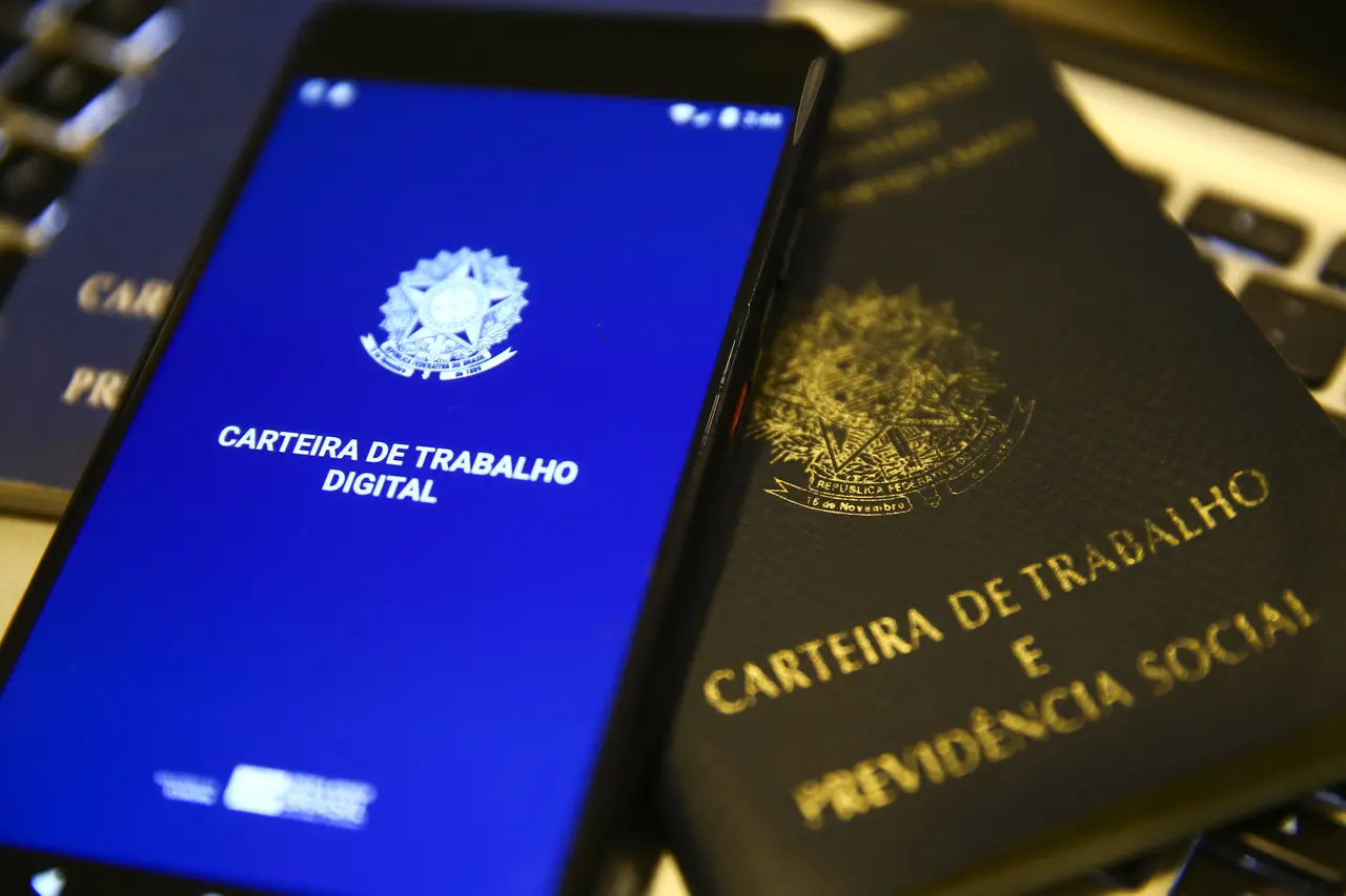Imagem da notícia Fim da escala 6x1: entenda como vai funcionar após aprovação na CCJ