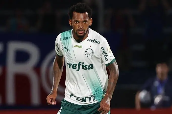 Imagem da notícia Fortaleza avalia contratação de volante Jailson, ex-Palmeiras; entenda situação