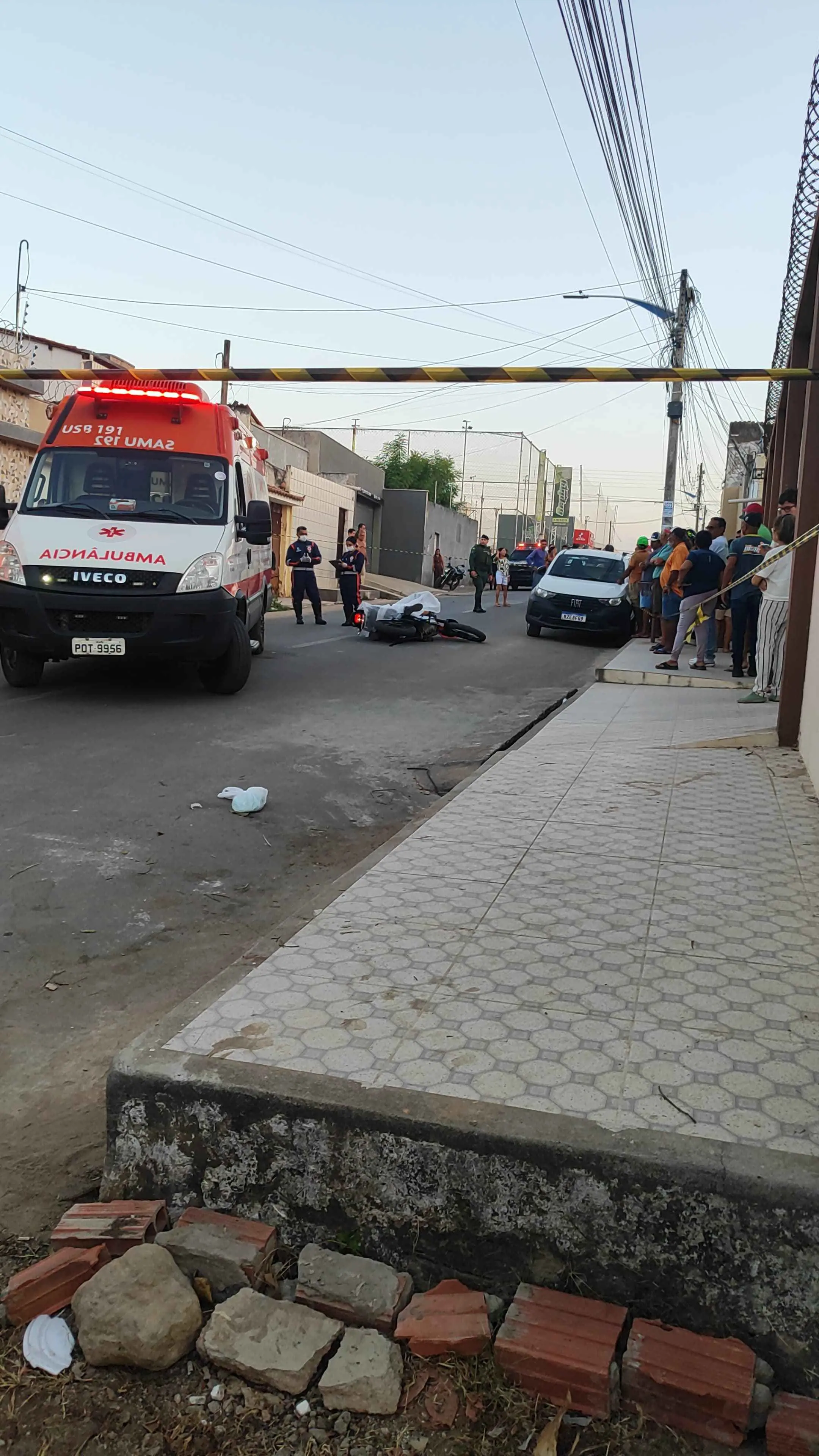 Imagem da notícia Homem é morto a tiros ao encontrar esposa grávida no Crato