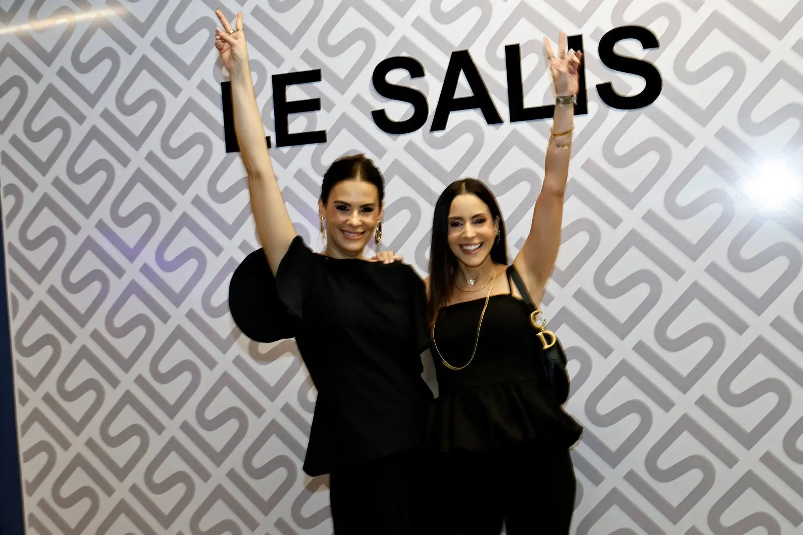 Imagem da notícia CAPTEI:  Le Salis e Melhores Amigas, uma história para vestir