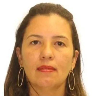 Karine Campos é considerada foragida da Justiça brasileira.