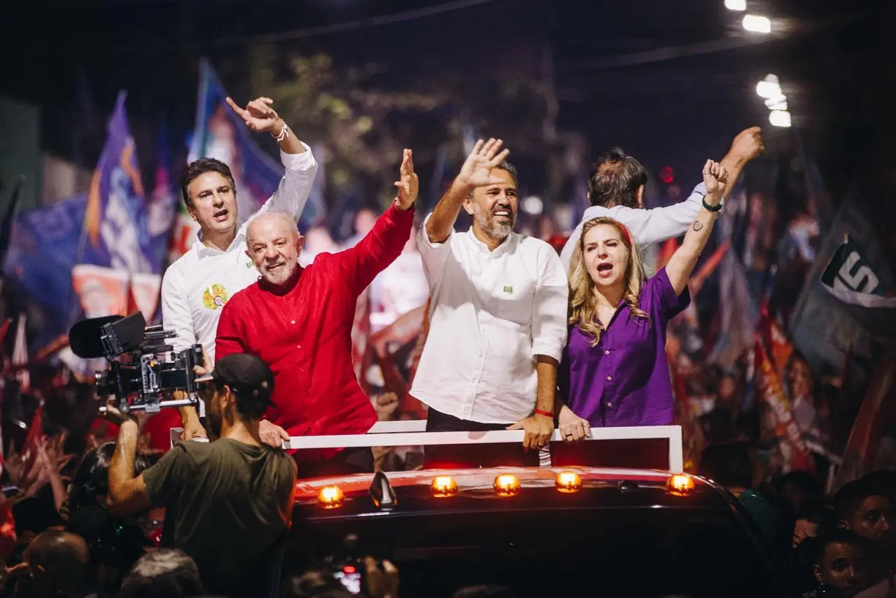 Imagem da notícia Lula no Ceará: 'Pode vir o americano que quiser, jamais ganhará de um pernambucano e de um cearense'