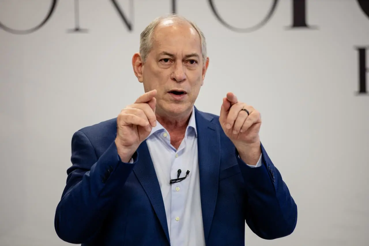 Imagem da notícia Justiça Eleitoral dá a Ciro direito de resposta contra propaganda de Elmano
