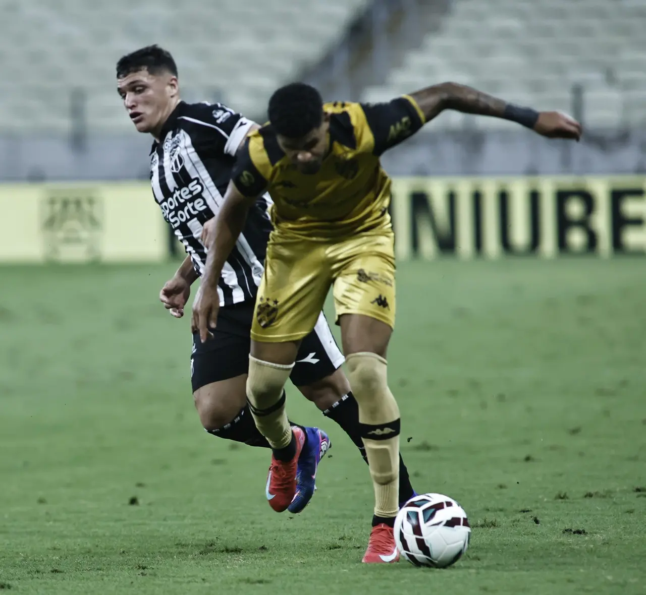 Imagem da notícia Ceará x Sport: Acompanhe a transmissão da Verdinha e em Tempo Real