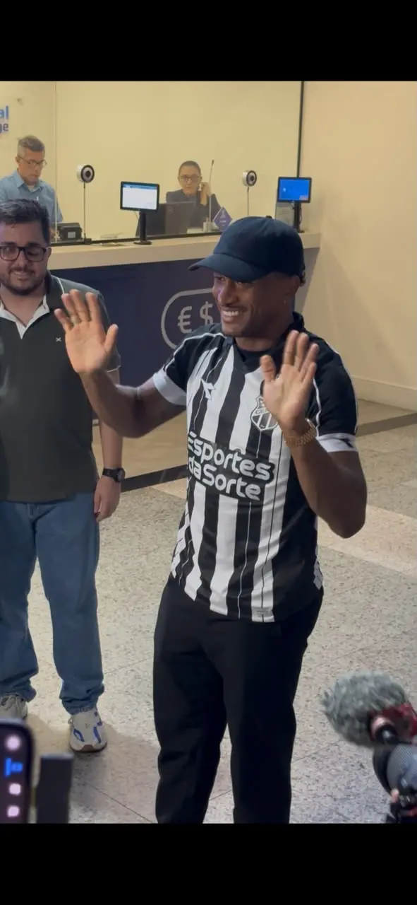 Imagem da notícia Saulo Mineiro chega no Ceará e celebra retorno: 'que a gente possa voltar para a Série A'